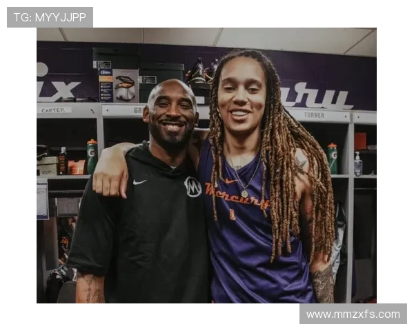 上海滑板队在马拉松大满贯中的团队协作表现分析与点评